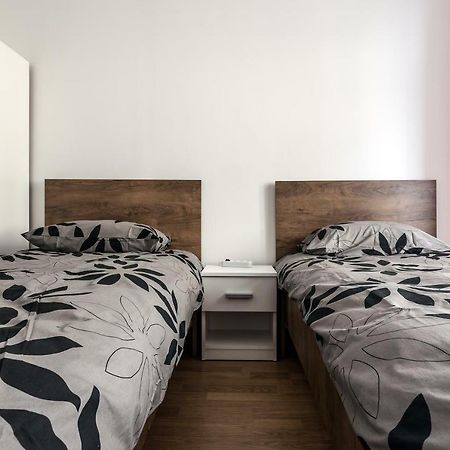 Modern Apartment In Lviv Historic Centre Bagian luar foto