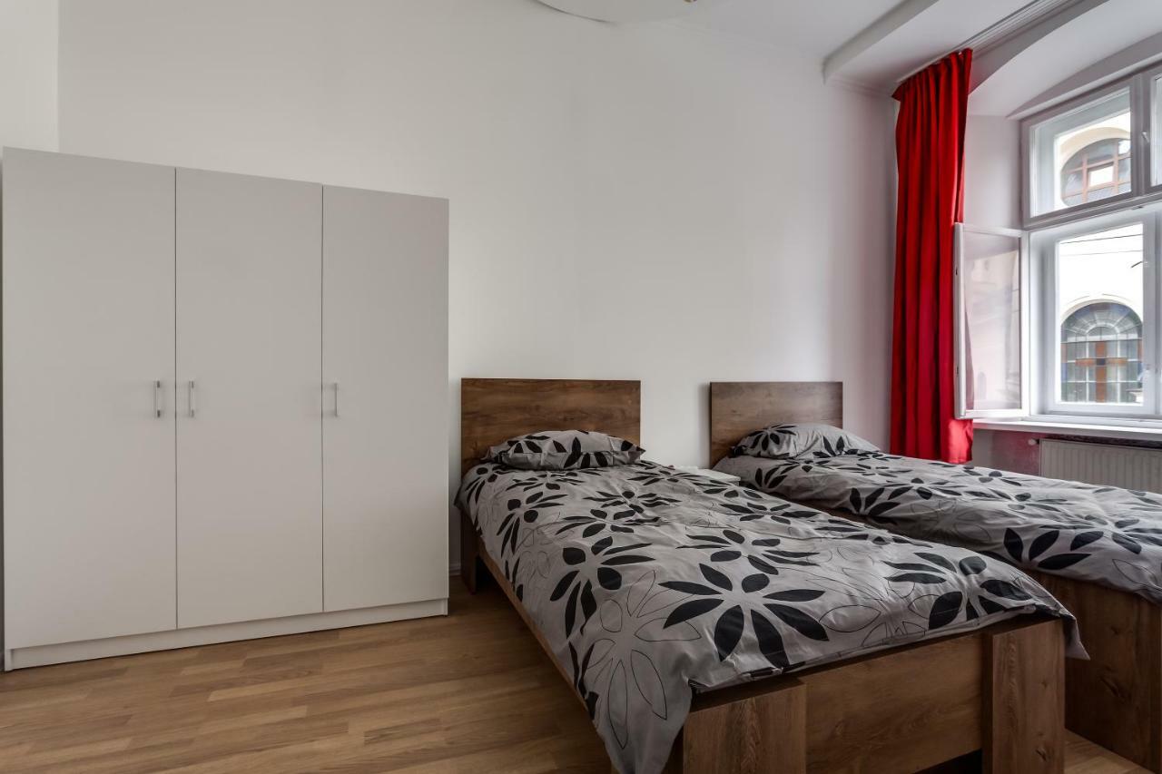 Modern Apartment In Lviv Historic Centre Bagian luar foto