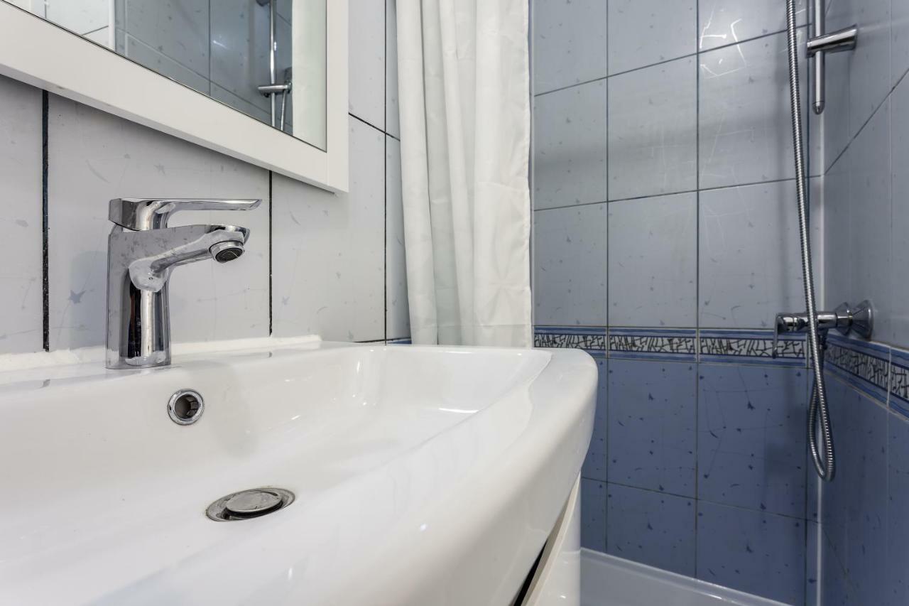 Modern Apartment In Lviv Historic Centre Bagian luar foto