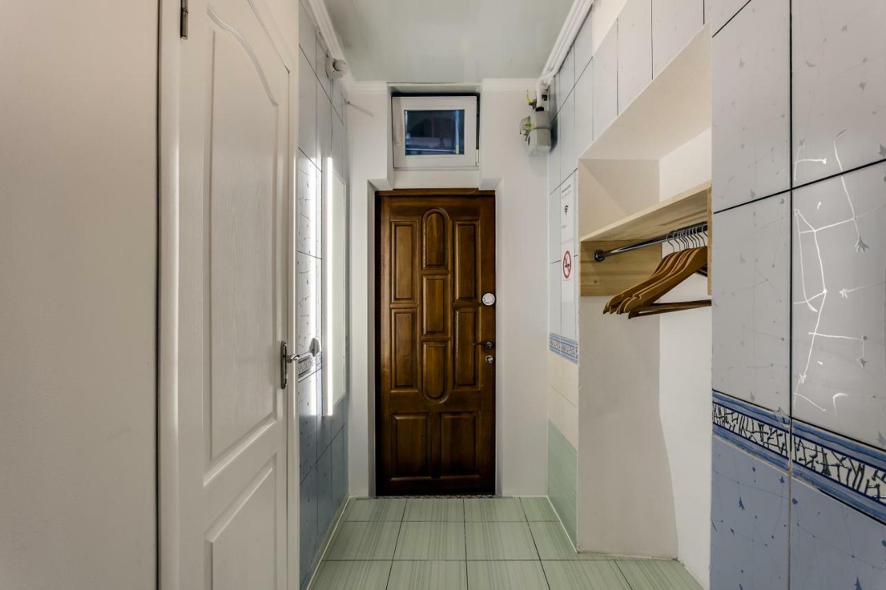 Modern Apartment In Lviv Historic Centre Bagian luar foto