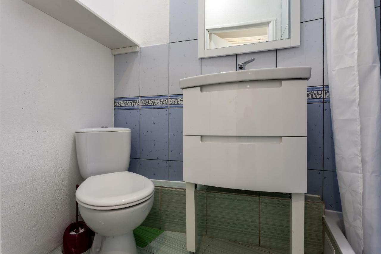 Modern Apartment In Lviv Historic Centre Bagian luar foto