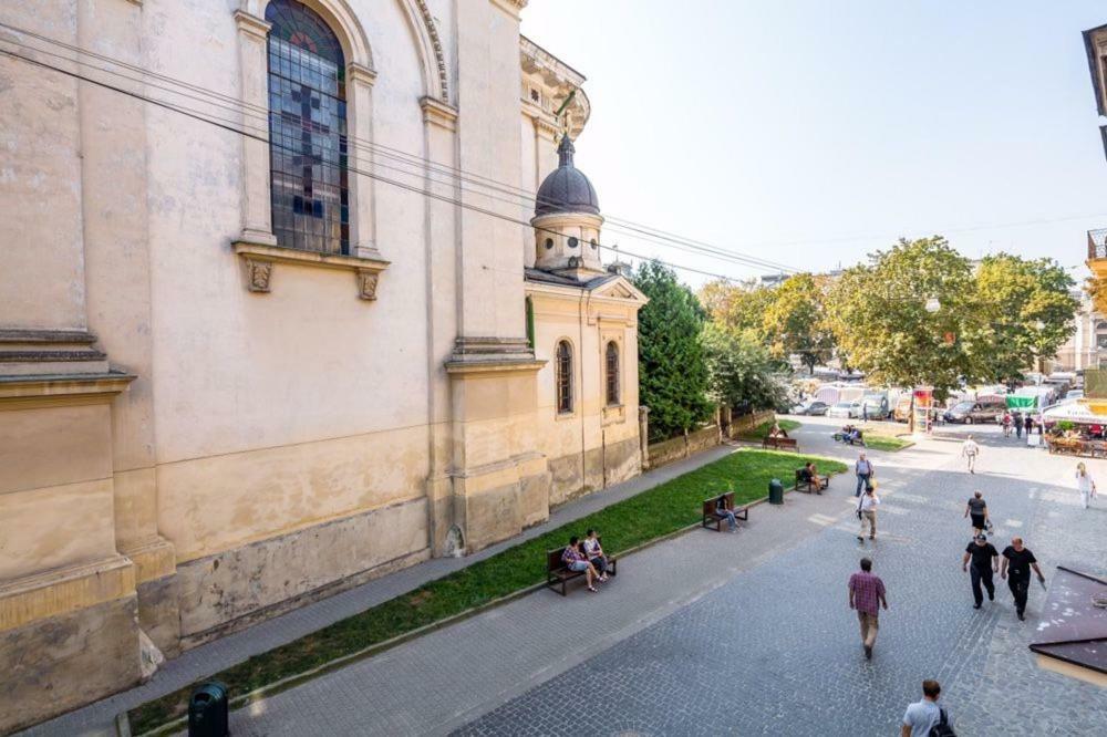 Modern Apartment In Lviv Historic Centre Bagian luar foto